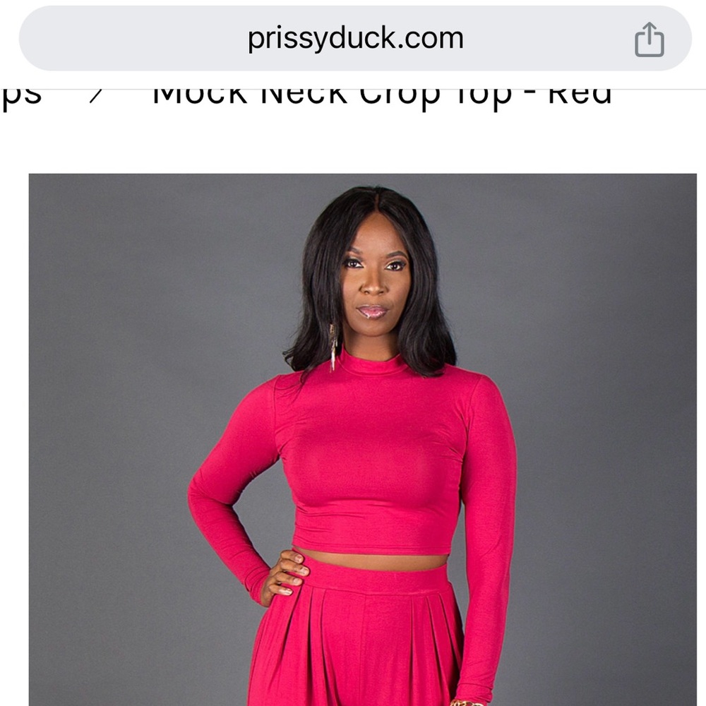 *Tallies this is for you*.     Prissy Duck Olivia set and mock crop top!